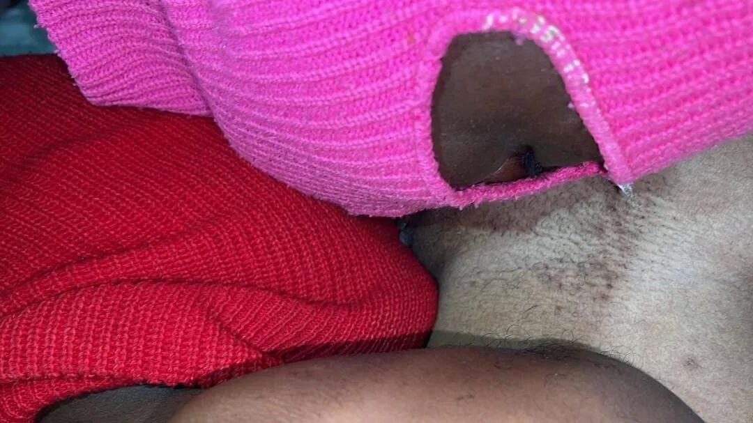 Me and my buddy rim and eat her pussy together - 27 Pics