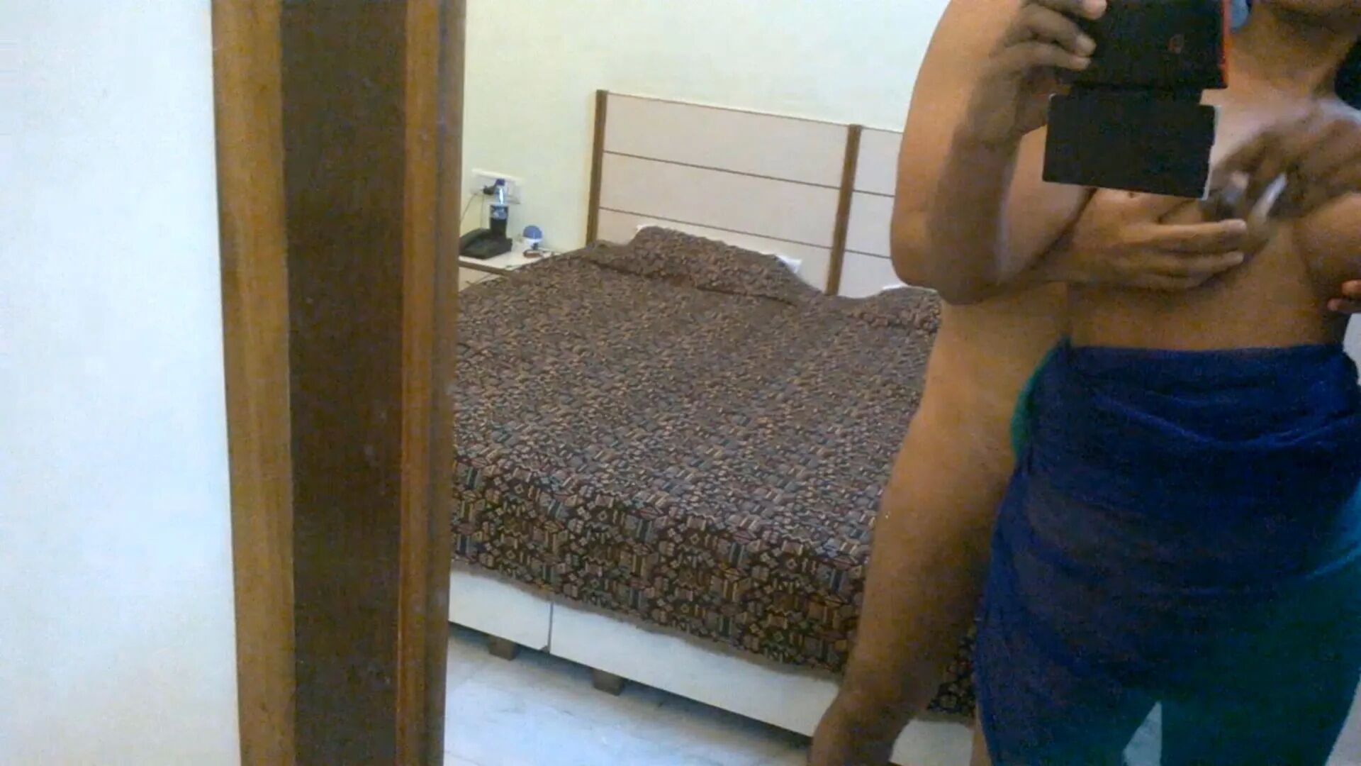 Boob press, pussy suck of Priya in Front of the hotel mirror - 76 Pics