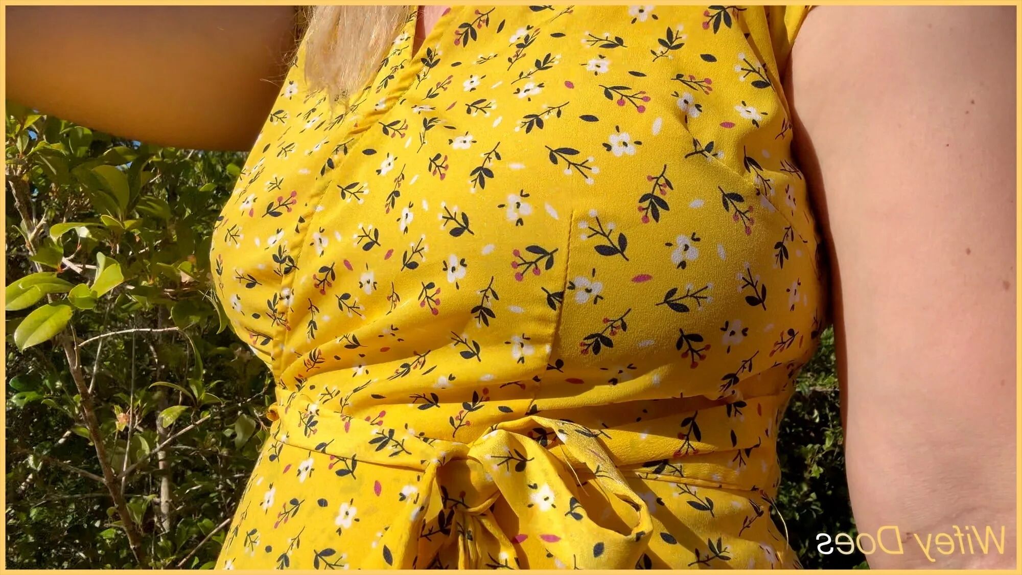 Wifey summer yellow dress public and braless - 12 Pics