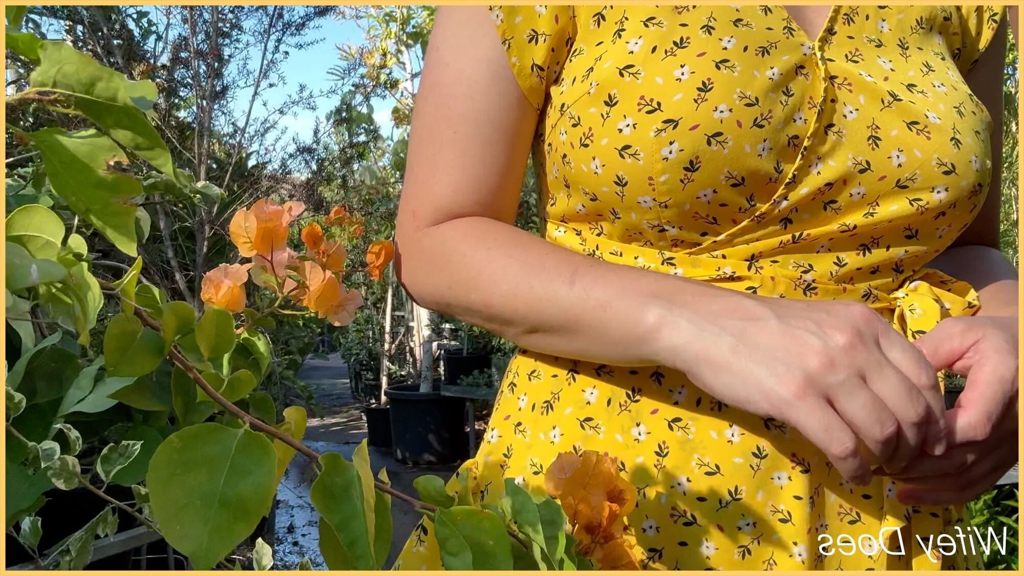 Wifey summer yellow dress public and braless - 12 Pics