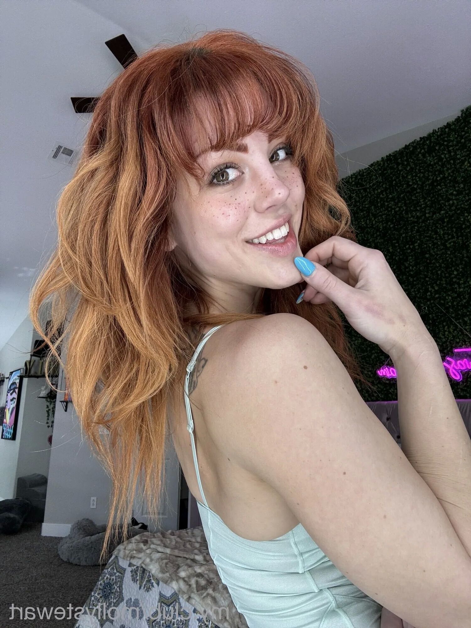 Molly Stewart Free Photos - 10 Pics