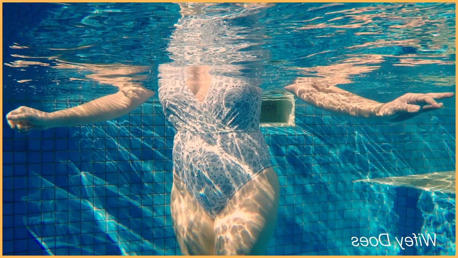 Wifey looks amazing in the pool in a hot one piece - 26 Pics