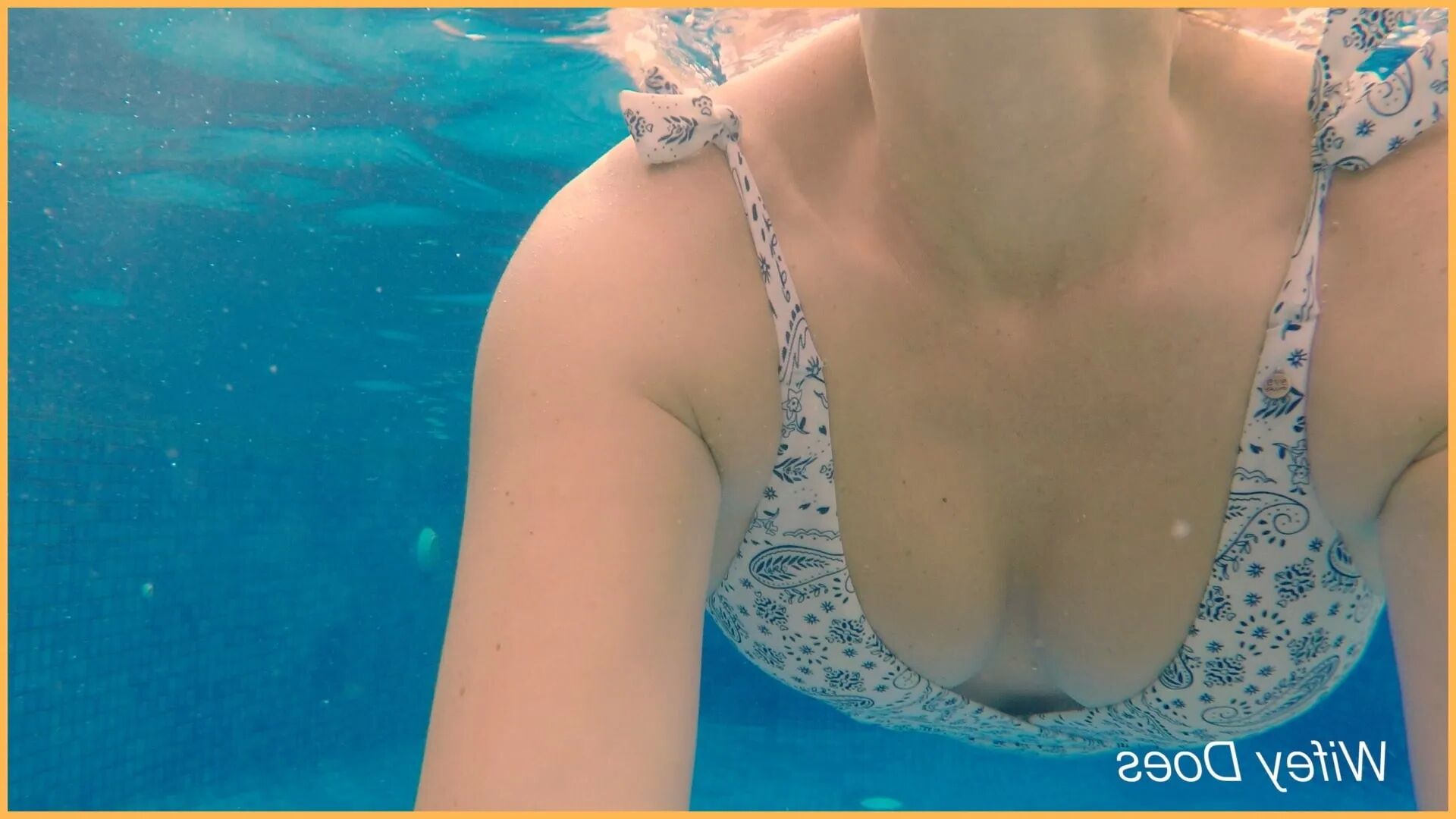 Wifey looks amazing in the pool in a hot one piece - 26 Pics