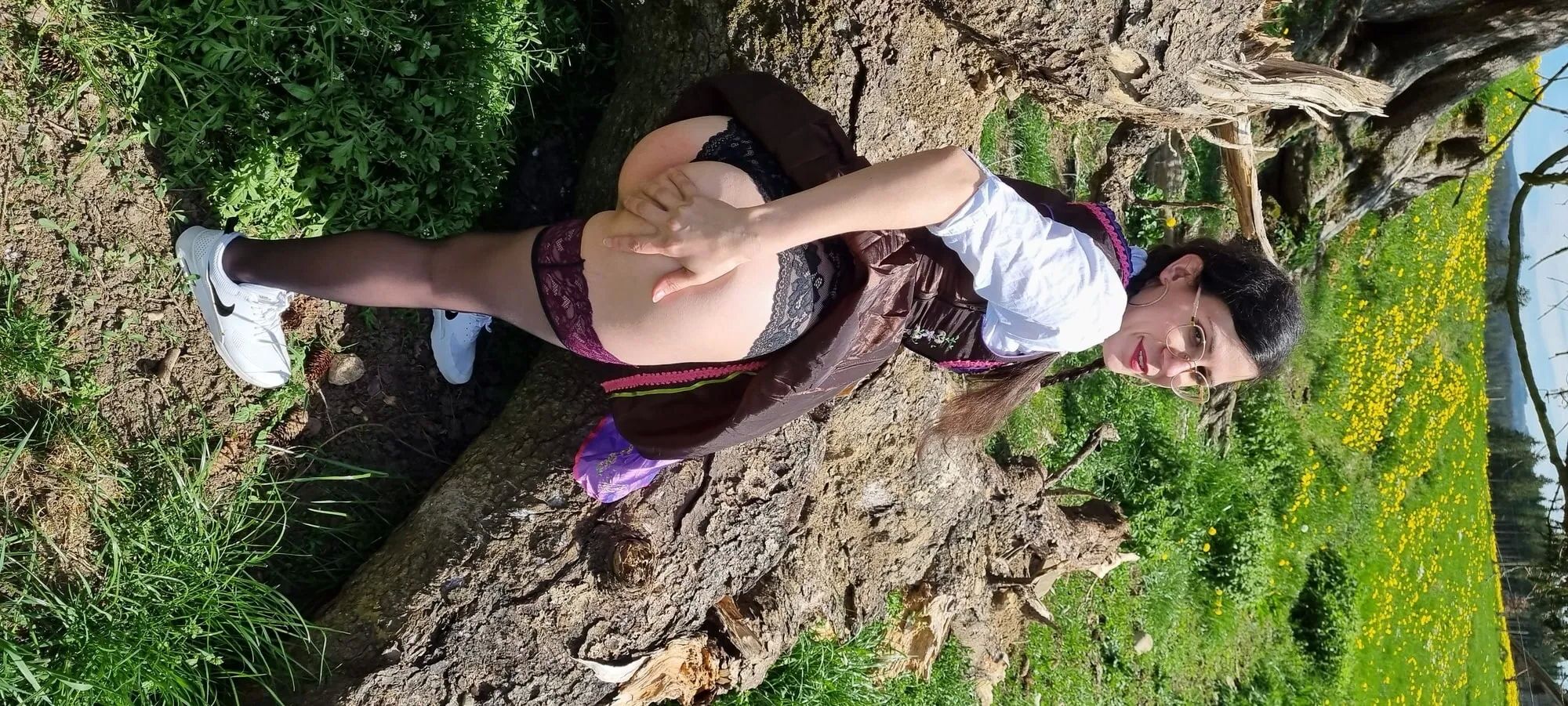 Bavarian girl - 6 Pics