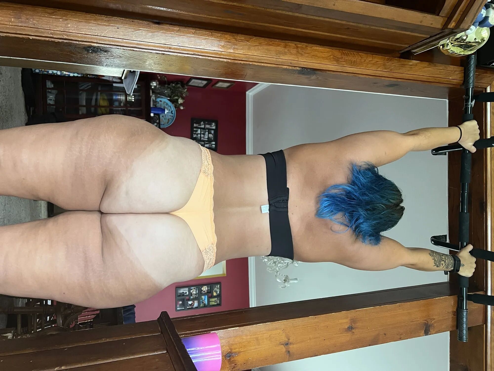 Showing off - 72 Pics