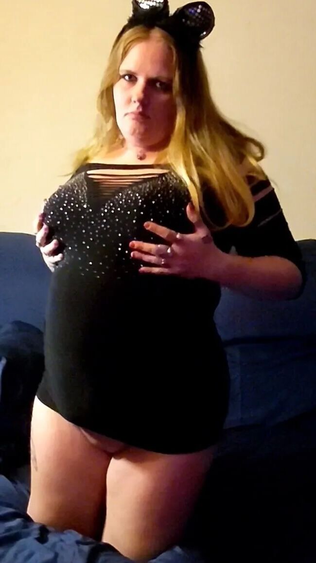 Your pet whore - 14 Pics