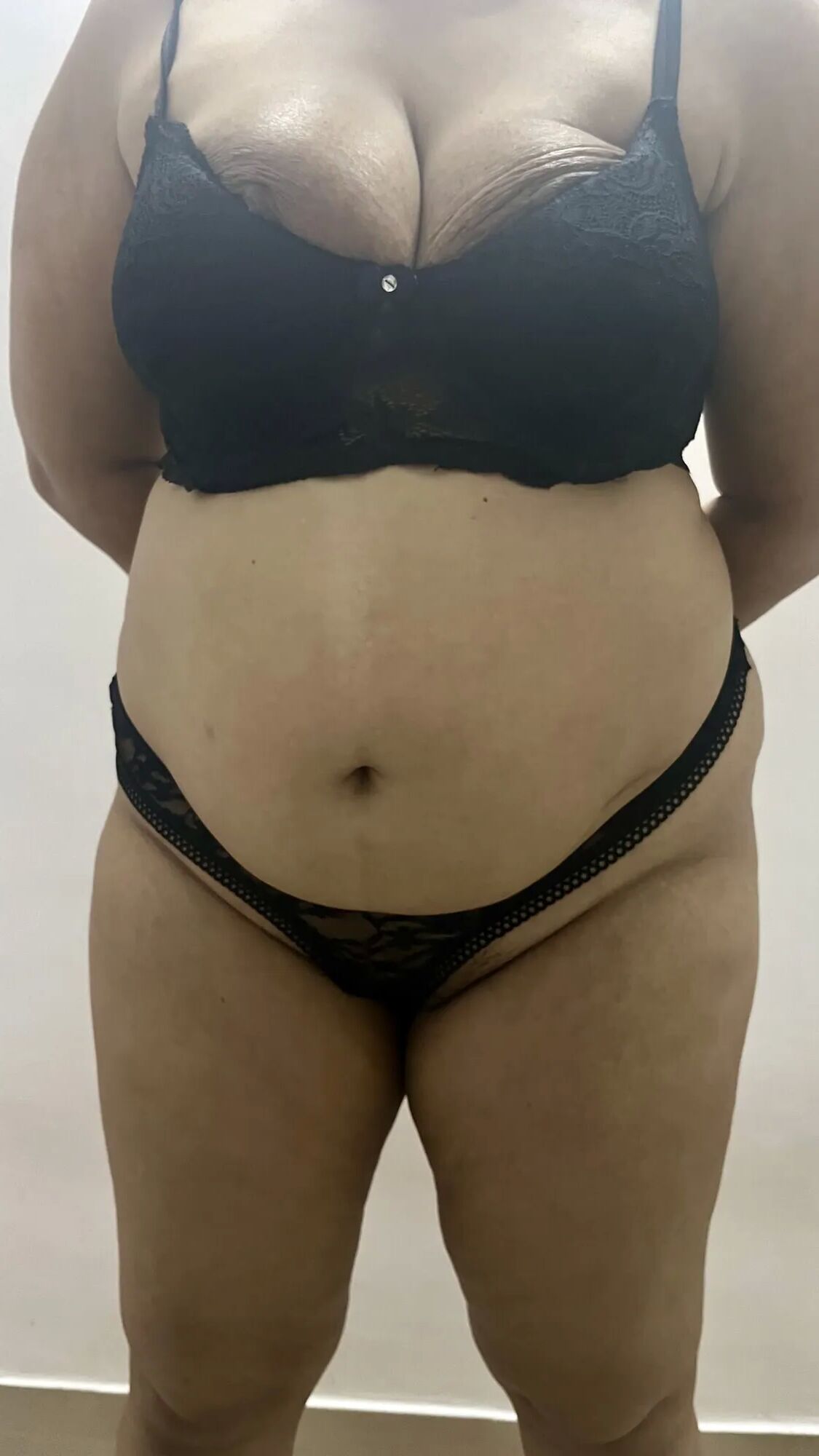Big tits and hairy pussy - 19 Pics