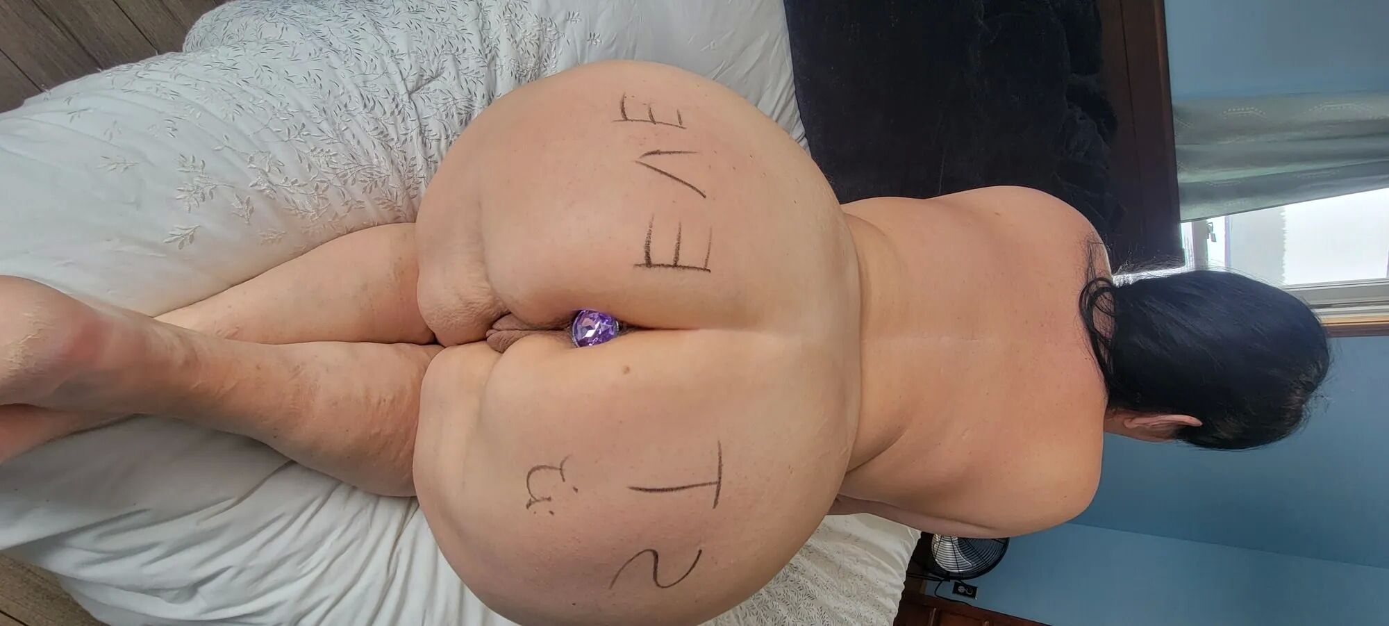 Advertise On My PHAT Booty - 6 Pics