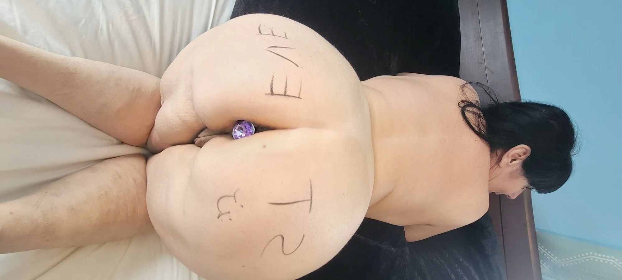 Advertise On My PHAT Booty - 6 Pics