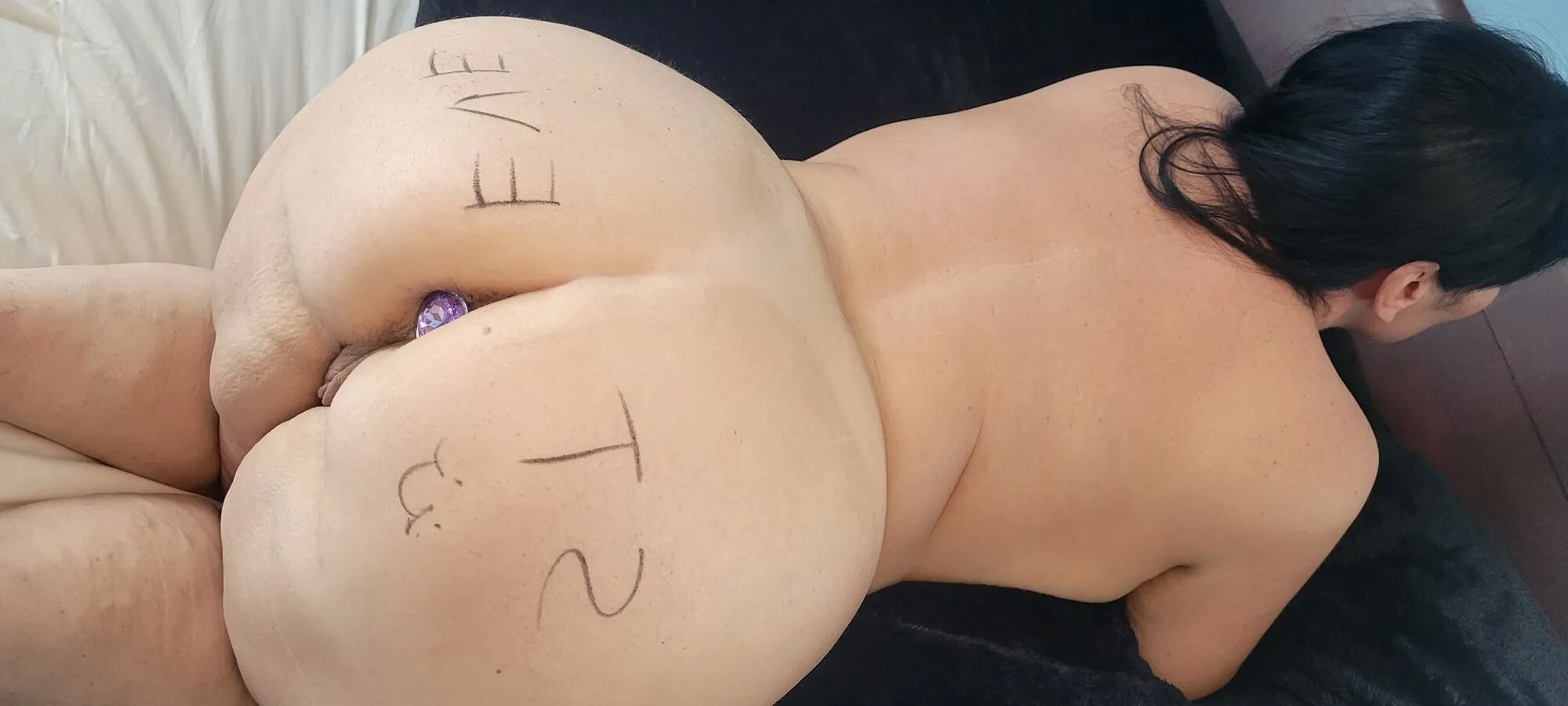 Advertise On My PHAT Booty - 6 Pics