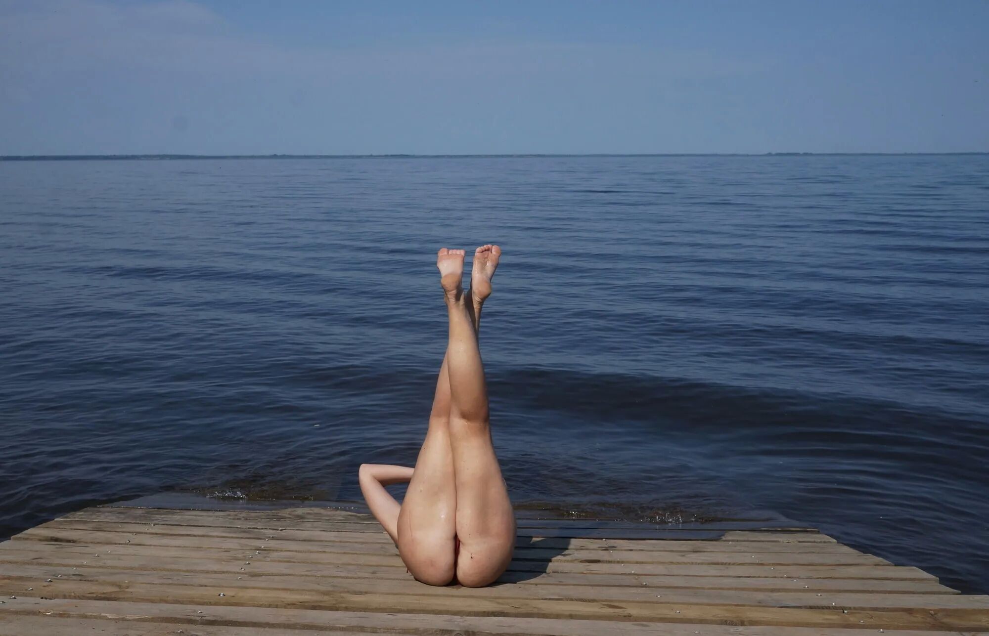 Legs play on a wooden platform - 36 Pics
