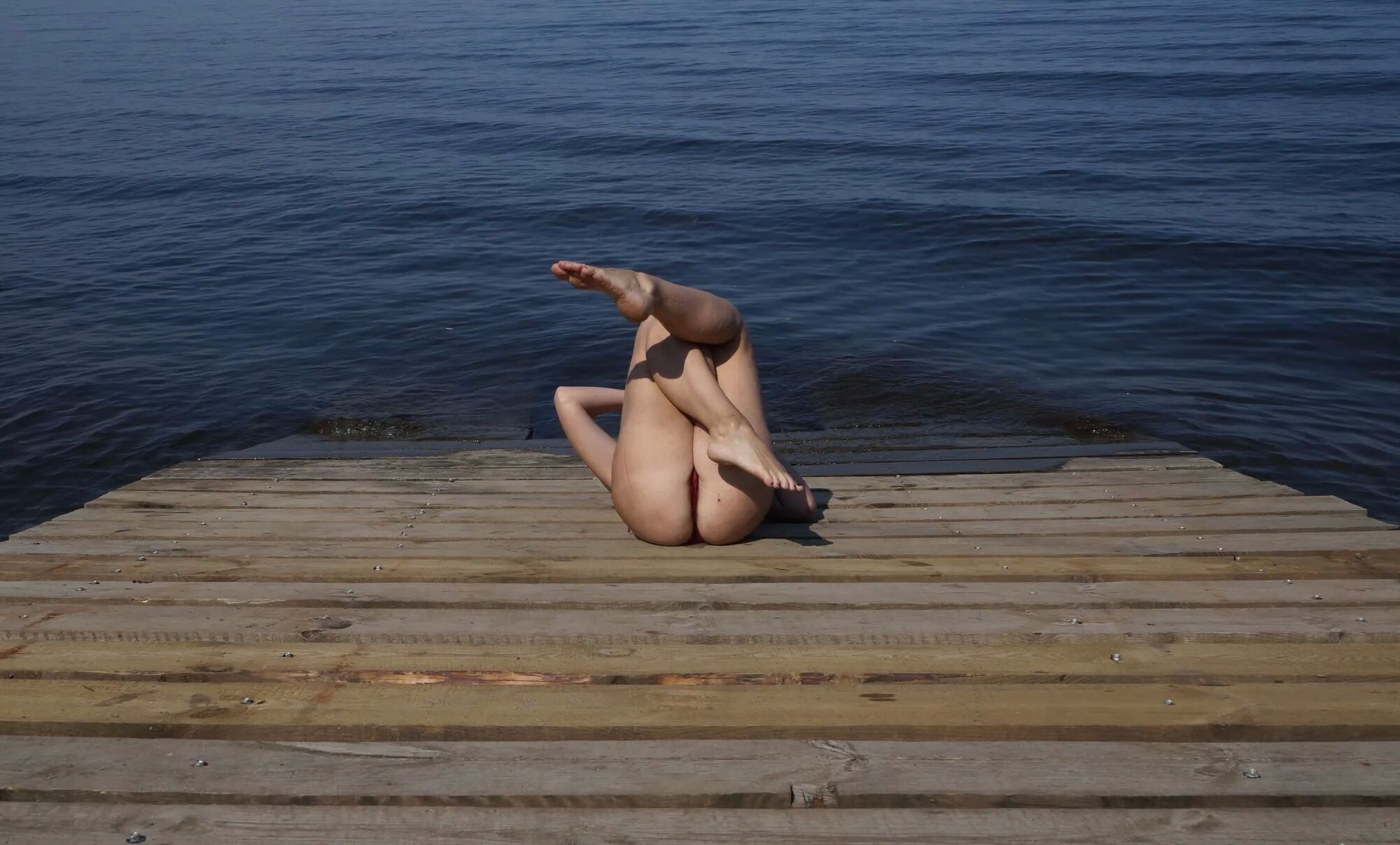Legs play on a wooden platform - 36 Pics