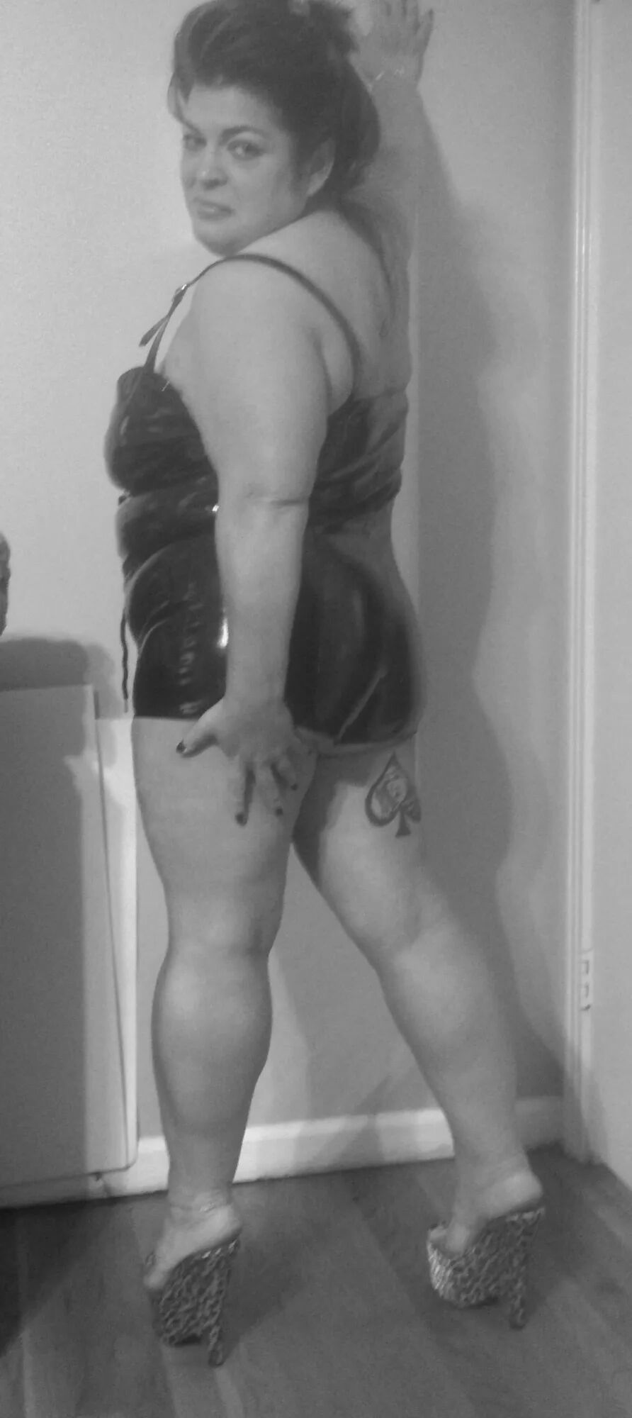 Black and White Photos of Liz Heat - 15 Pics