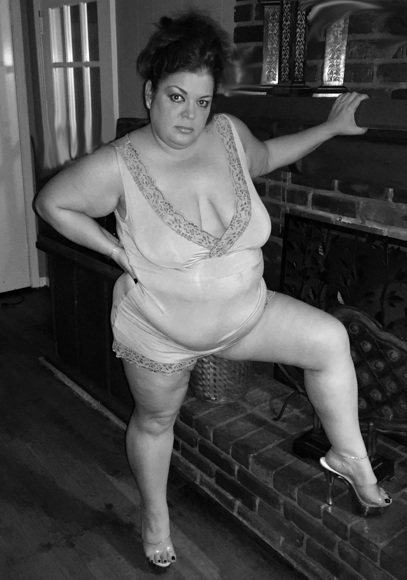 Black and White Photos of Liz Heat - 15 Pics