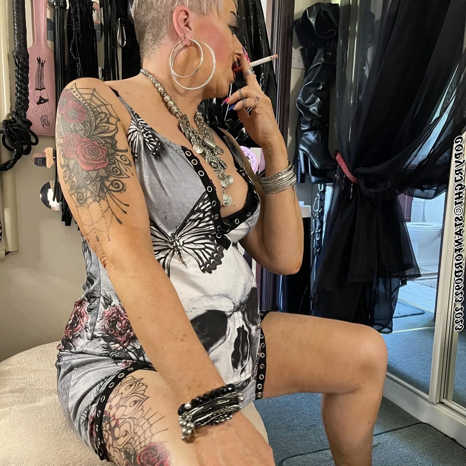 THE ANAL WHORE NEXT DOOR - 111 Pics