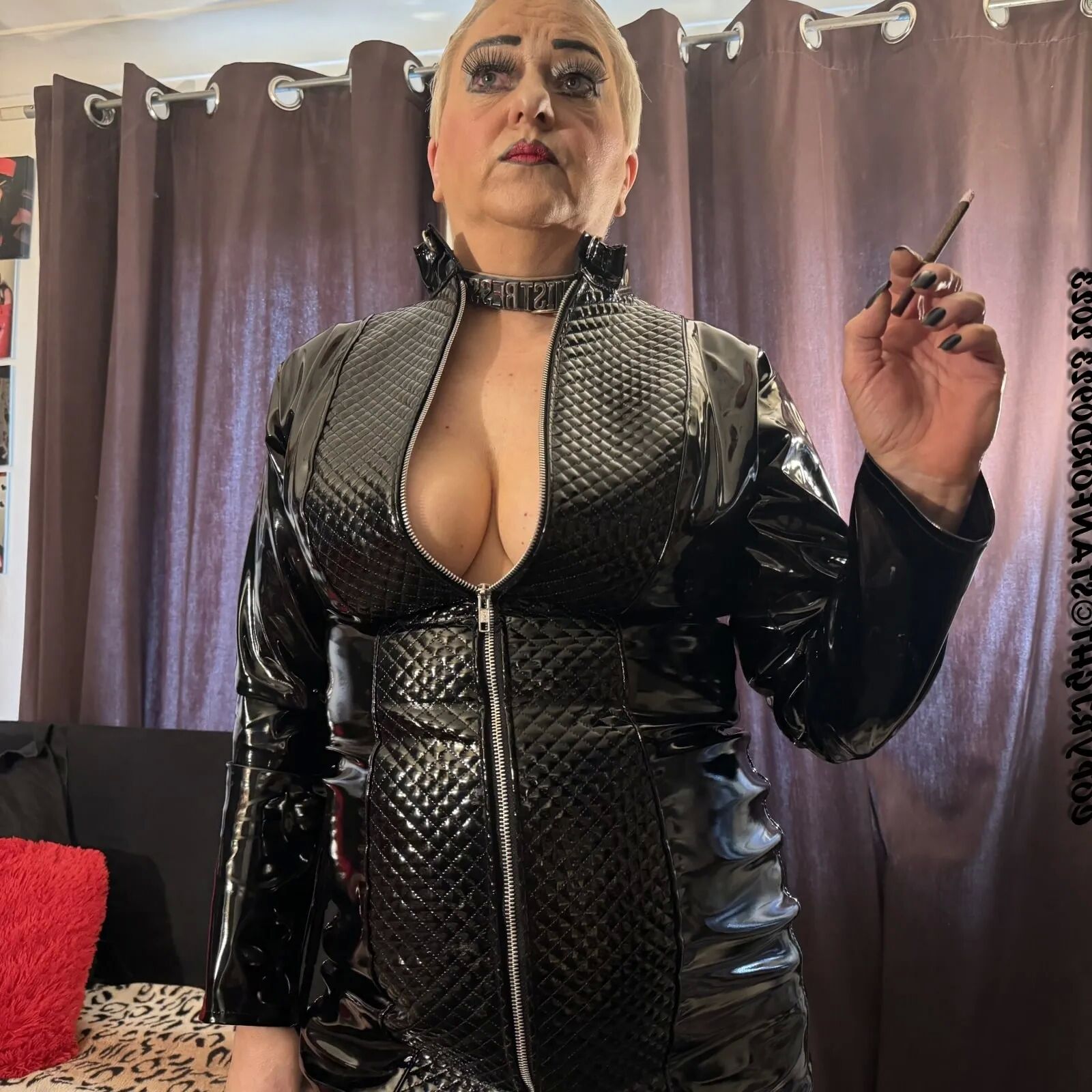 THE MRS & MISTRESS - 112 Pics