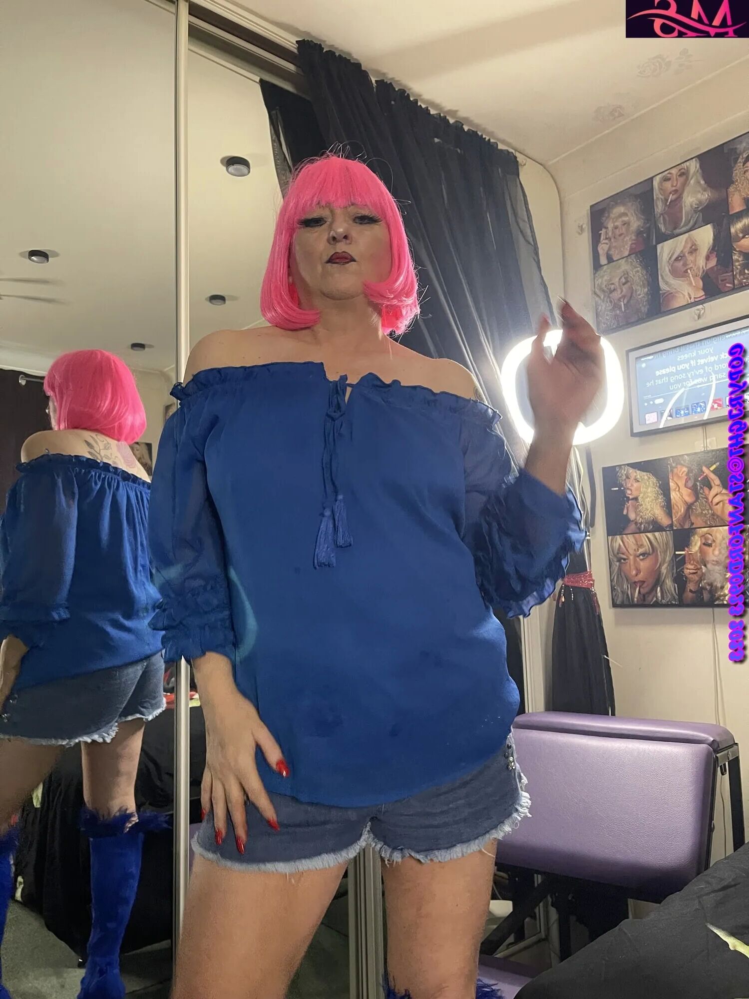 SUNDAY BLONDE OR PINK - 9 Pics