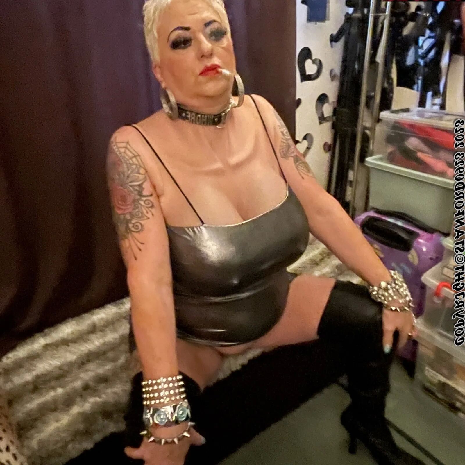 SHIRLEY STEP MOM TEASES - 120 Pics