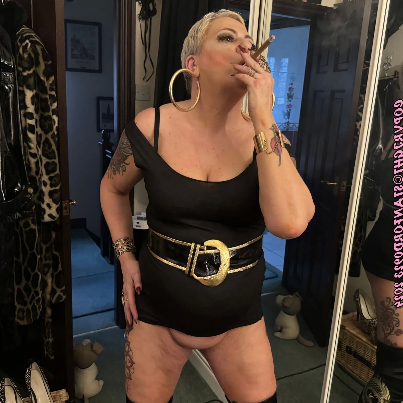 SMOKING CIGAR GIRL SHIRLEY - 173 Pics