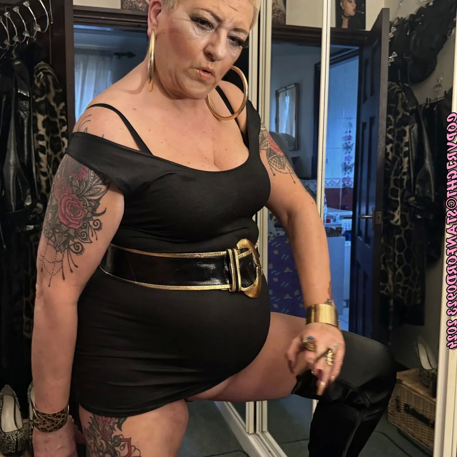 SMOKING CIGAR GIRL SHIRLEY - 173 Pics