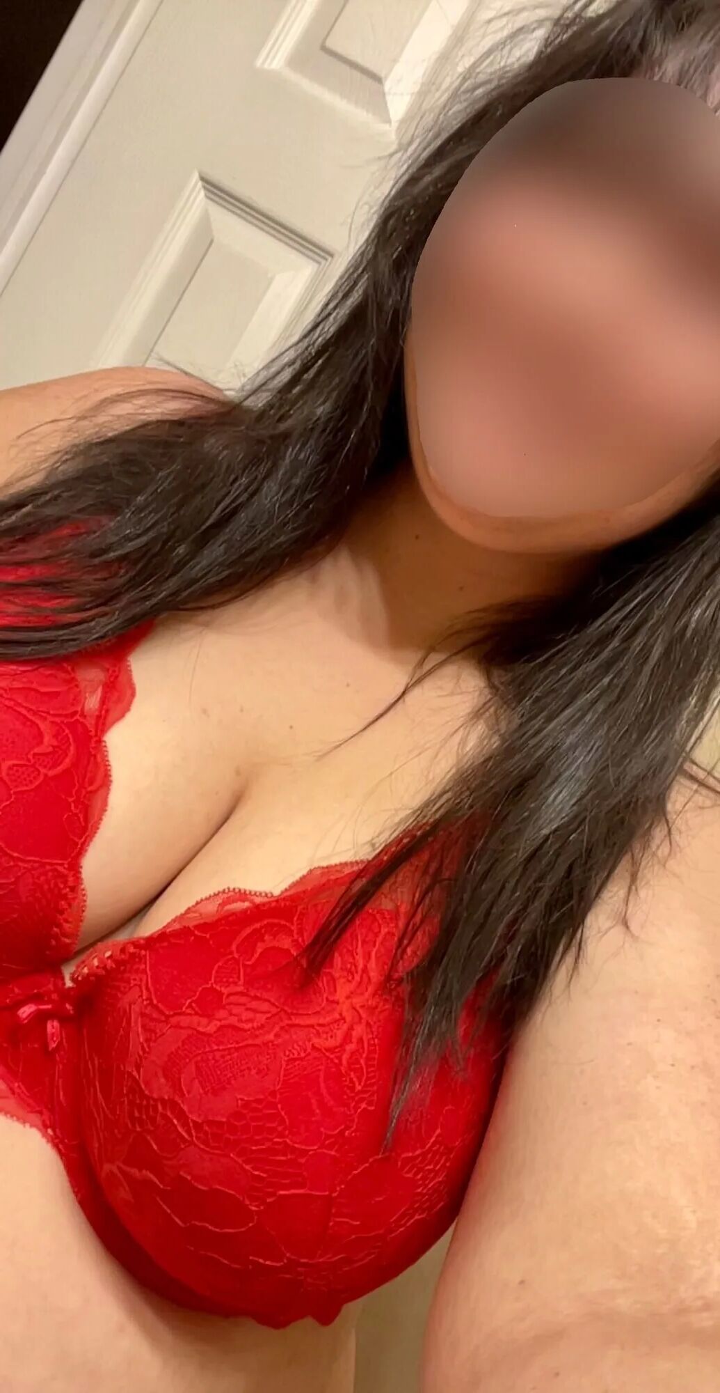 Just Rach’s Tits in a Red Bra - 33 Pics