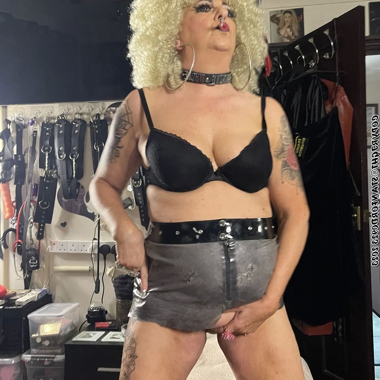 SHIRLEY SMOKING TRAMP 2 MY WAY - 205 Pics
