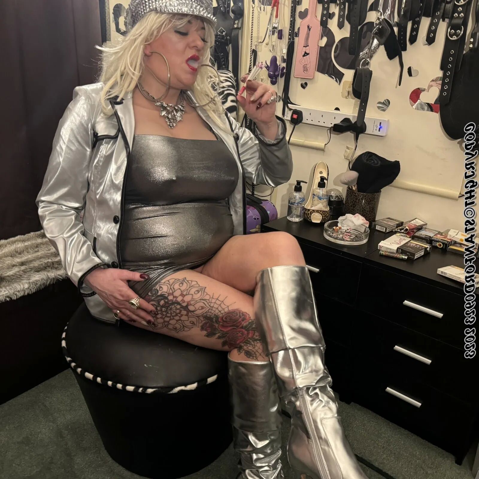 SLUTTY MOM SHIRLEY WANTING COCK - 142 Pics