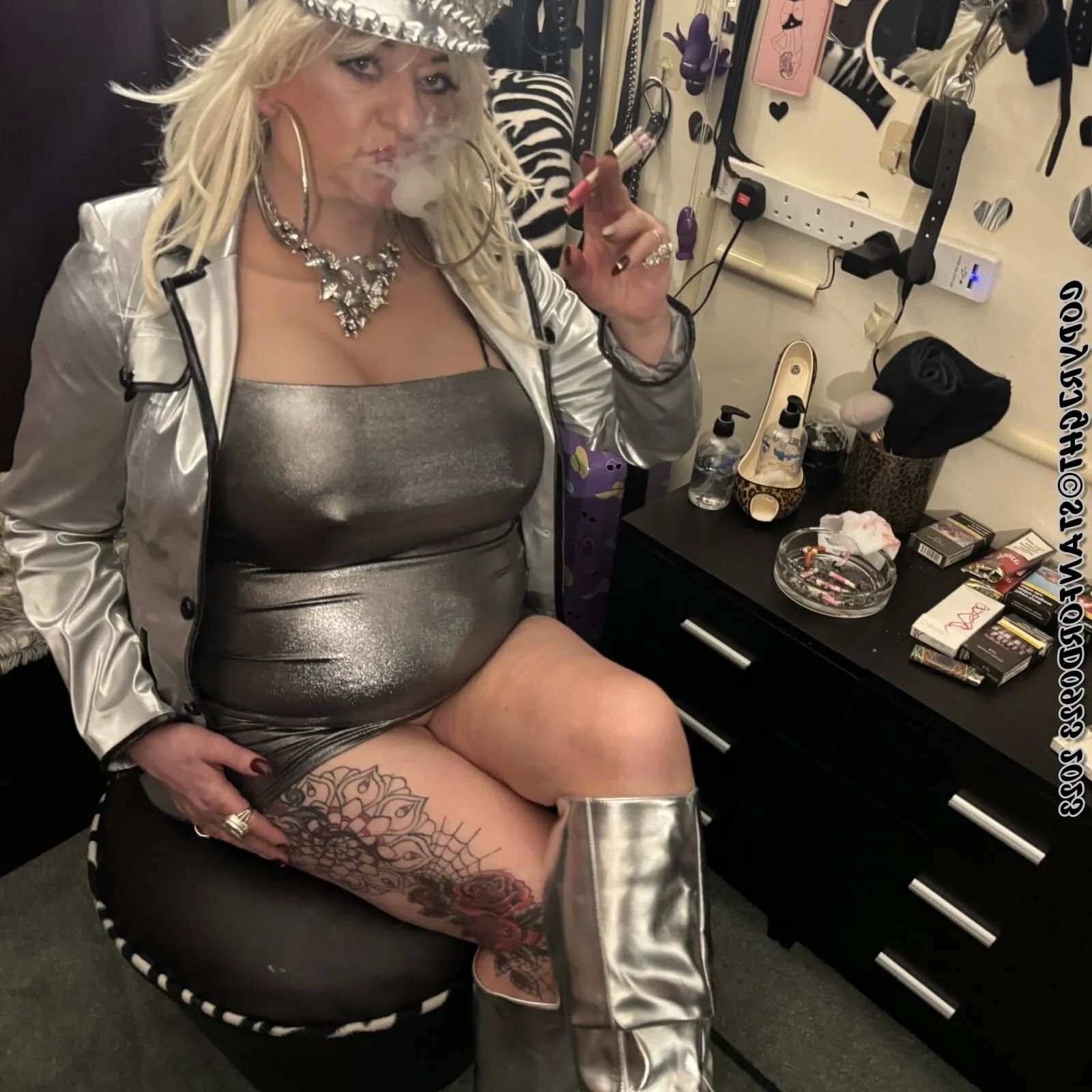 SLUTTY MOM SHIRLEY WANTING COCK - 142 Pics