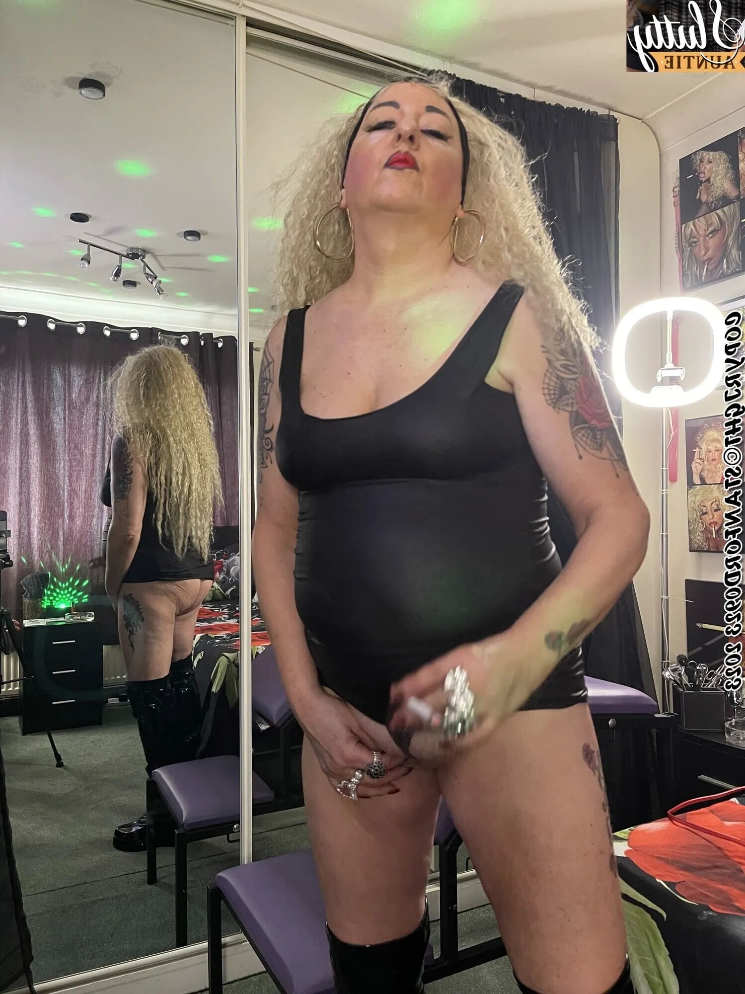 SLUTTY AUNTIE SHIRLEY - 98 Pics