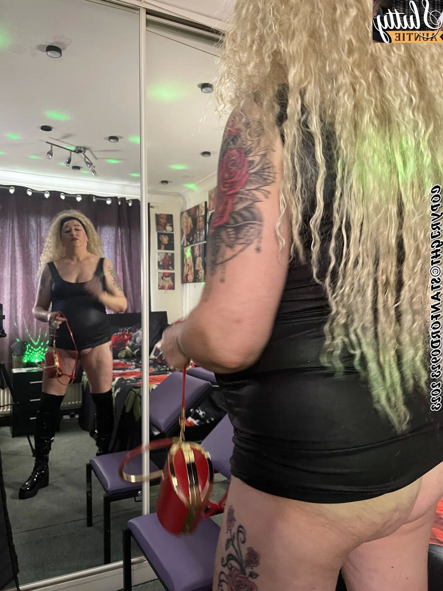 SLUTTY AUNTIE SHIRLEY - 98 Pics