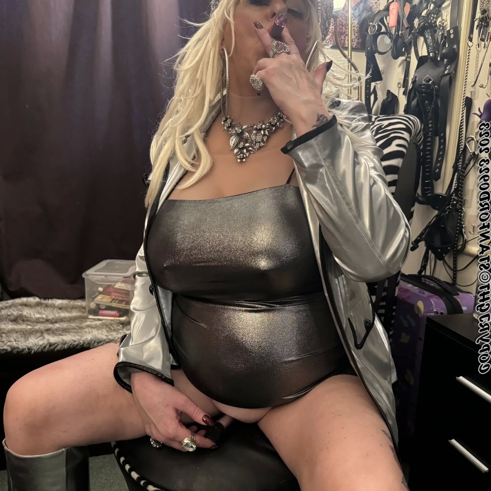SLUTTY MOM SHIRLEY 2 - 184 Pics