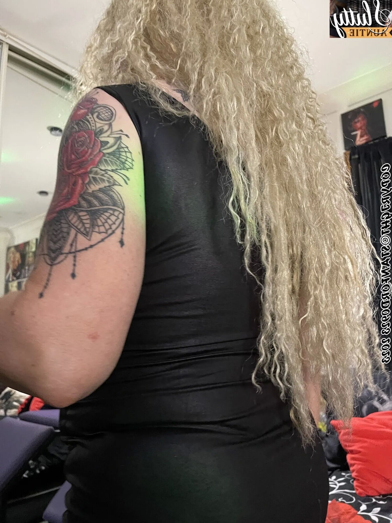 SLUTTY AUNTIE SHIRLEY - 98 Pics