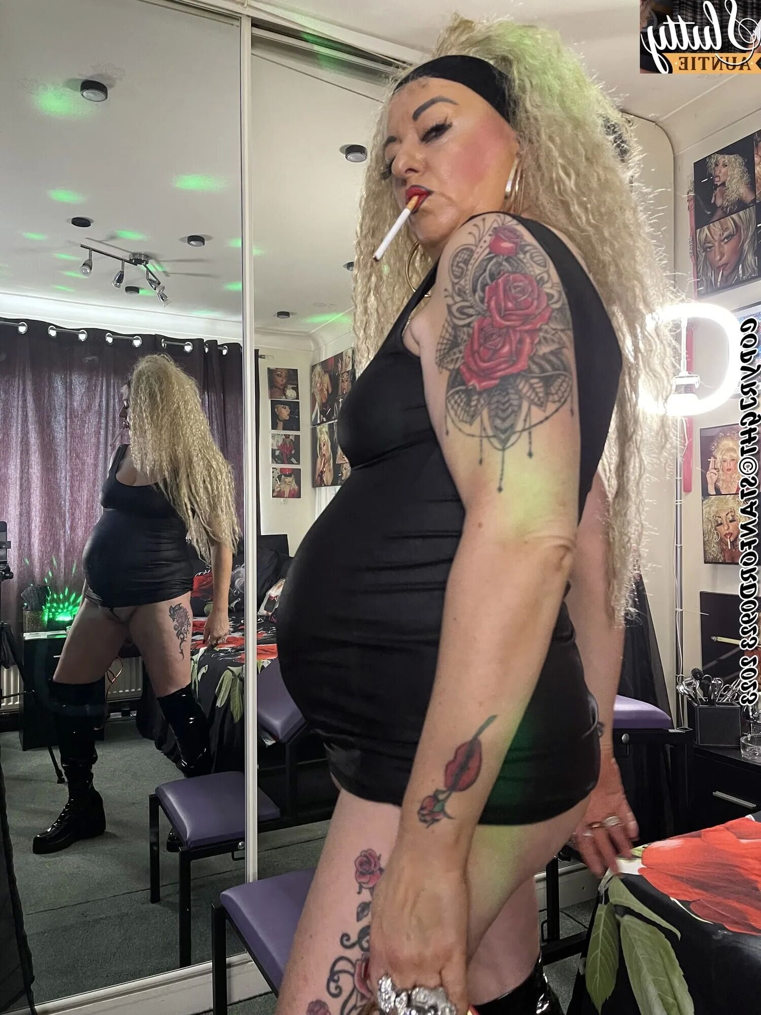 SLUTTY AUNTIE SHIRLEY - 98 Pics