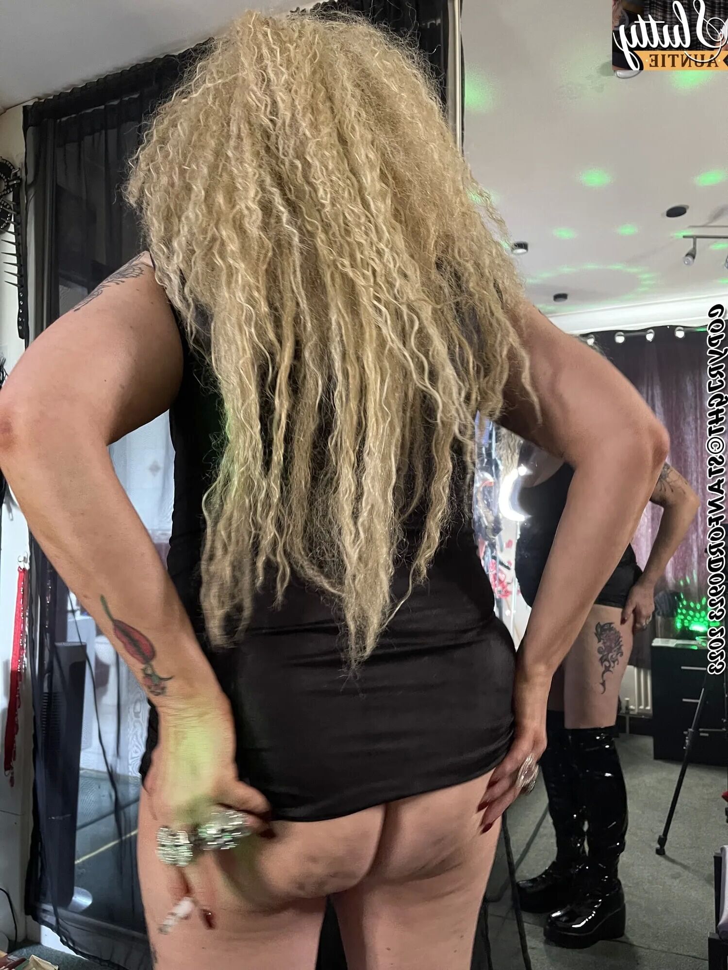 SLUTTY AUNTIE SHIRLEY - 98 Pics