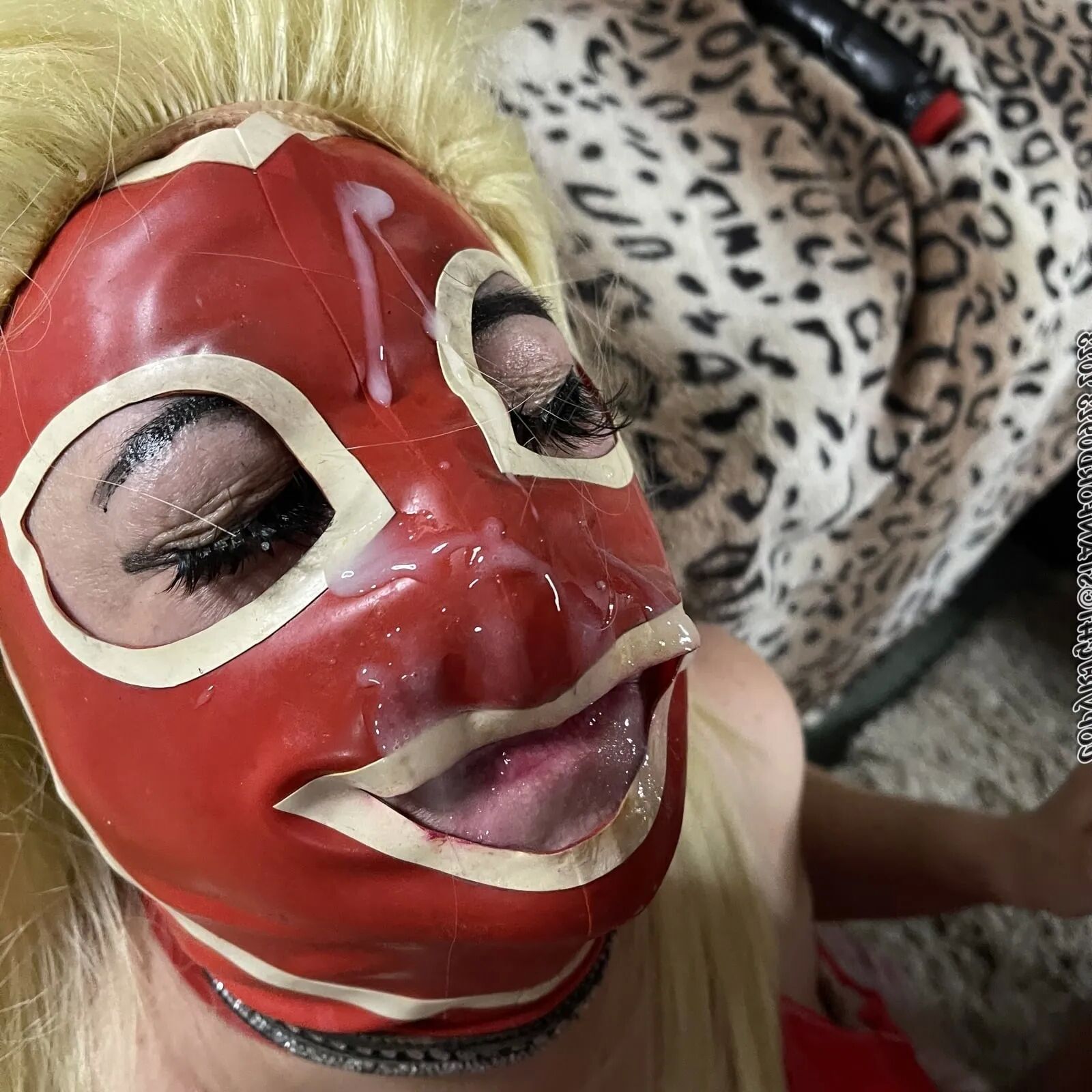 SLUT BEHIND THE MASK - 157 Pics