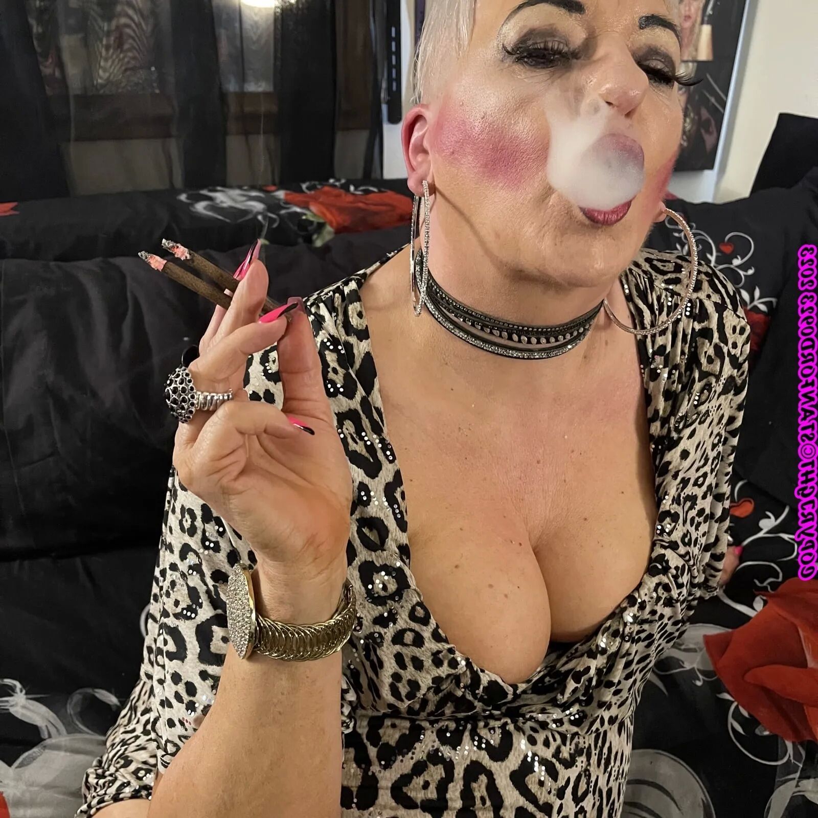 SLUT DIARY OF BORED HOUSWWIFE - 156 Pics