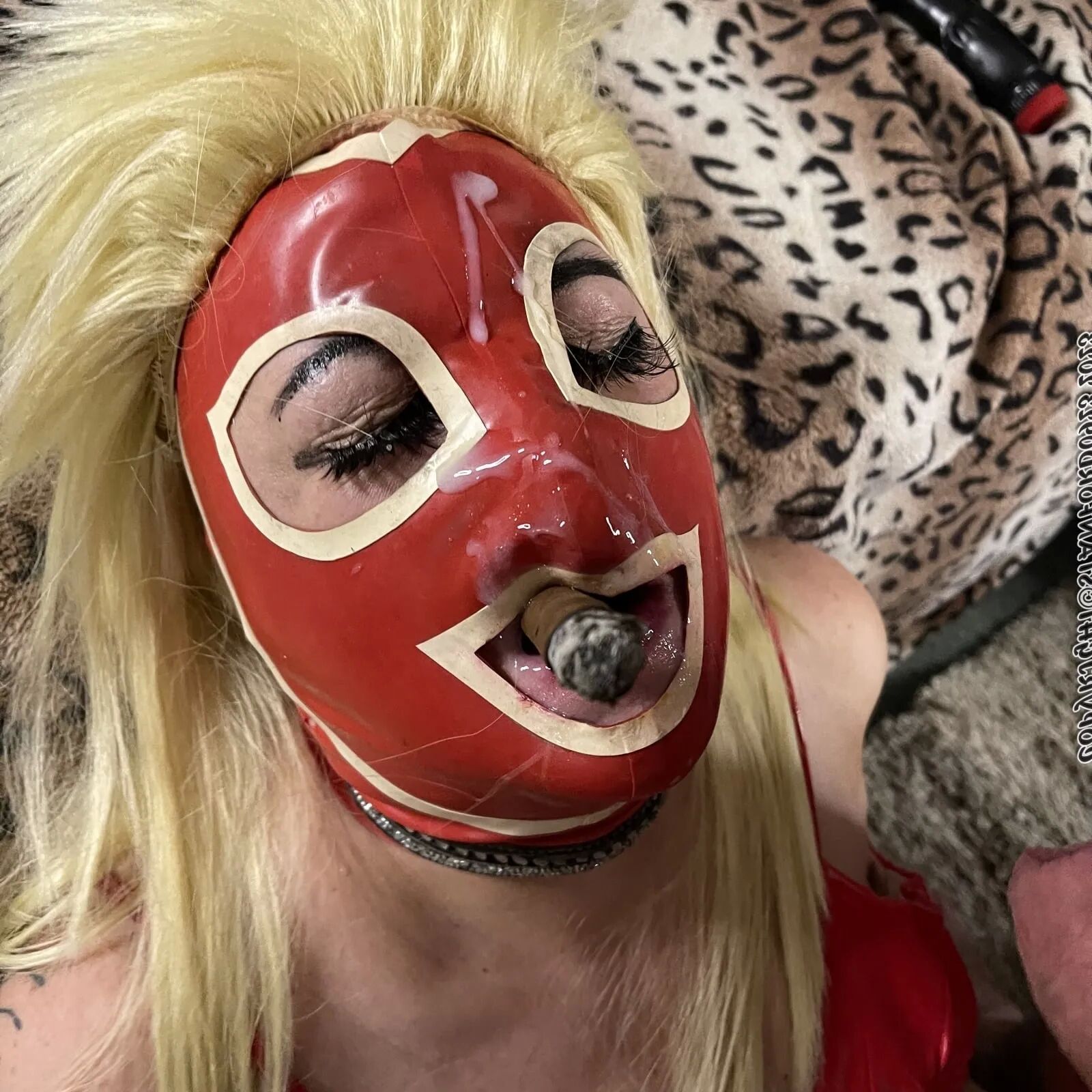 SLUT BEHIND THE MASK - 157 Pics