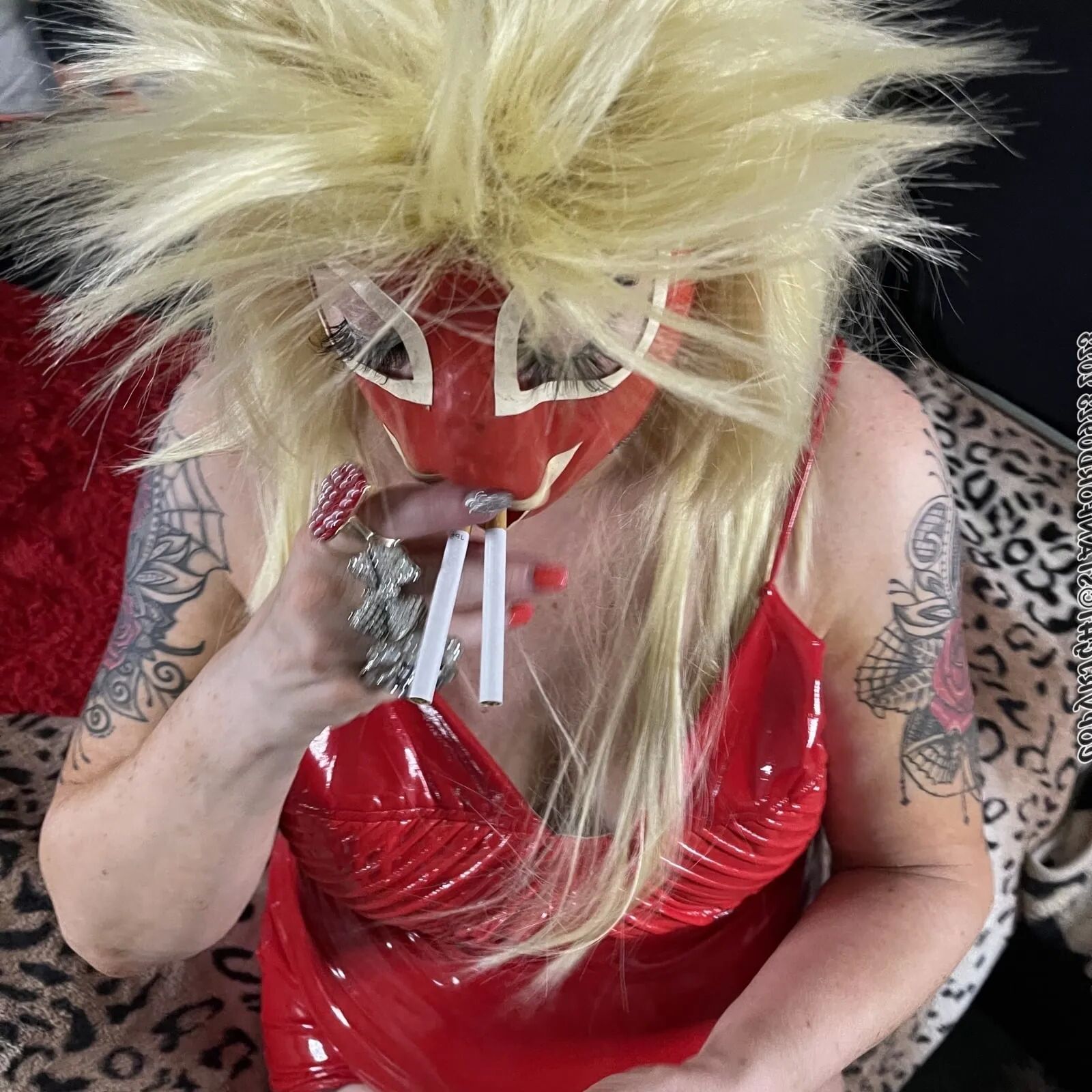 SLUT BEHIND THE MASK - 157 Pics