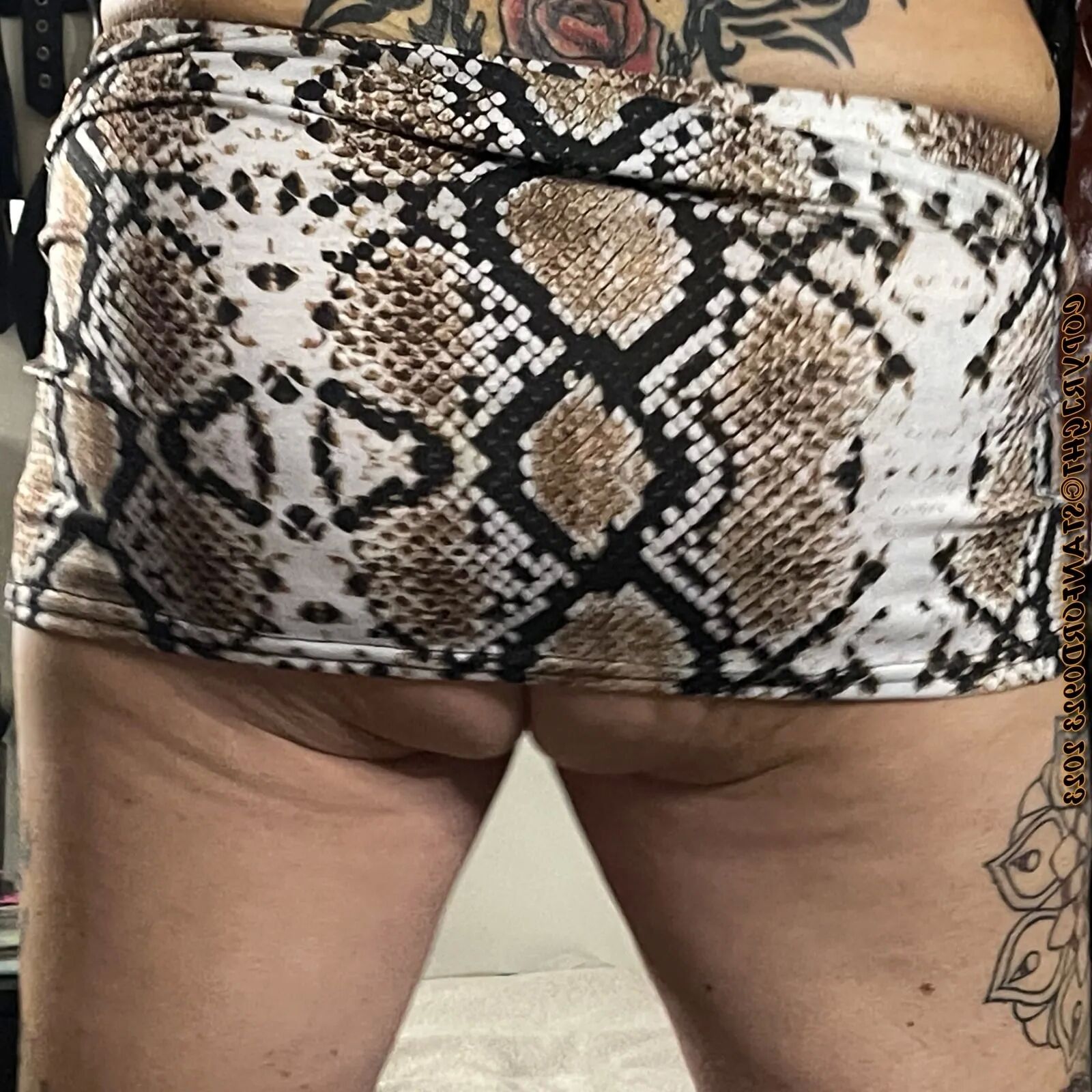 SHIRLEY SMOKING WHORE 2 - 173 Pics