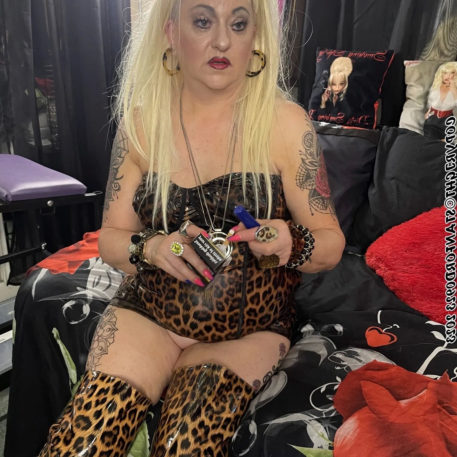 SHIRLEY TOTAL SLAG ON SUNDAY - 109 Pics