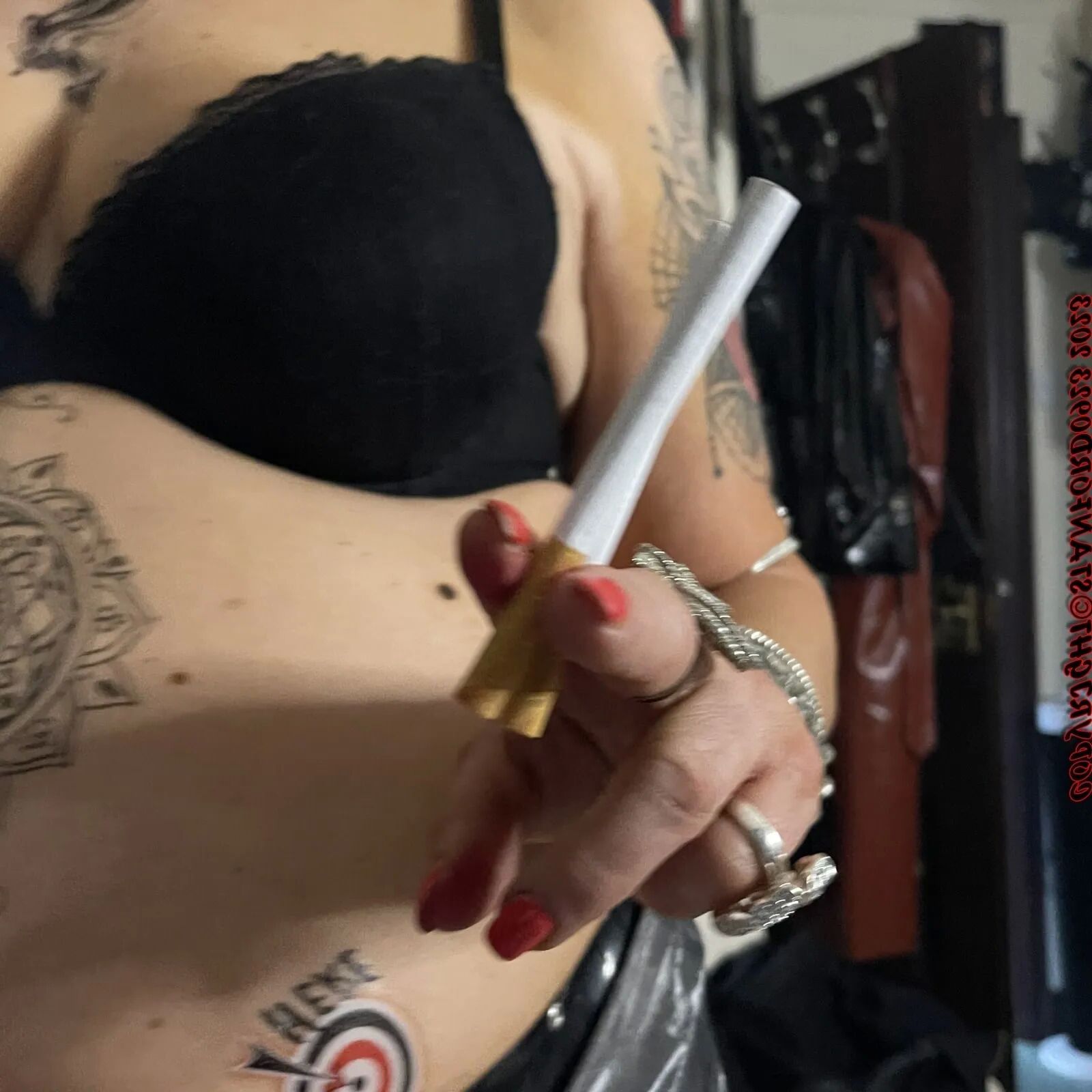 SHIRLEY SMOKING WHORE - 173 Pics