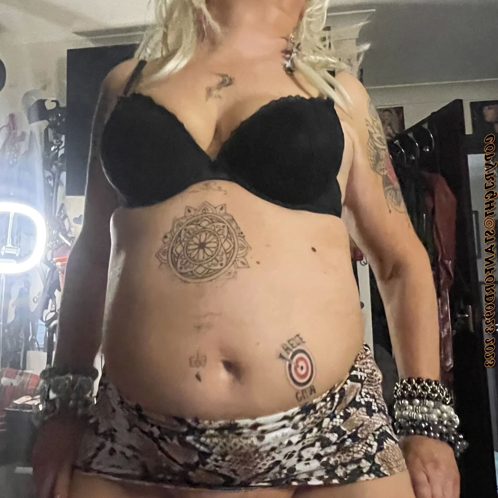 SHIRLEY SMOKING WHORE 2 - 173 Pics