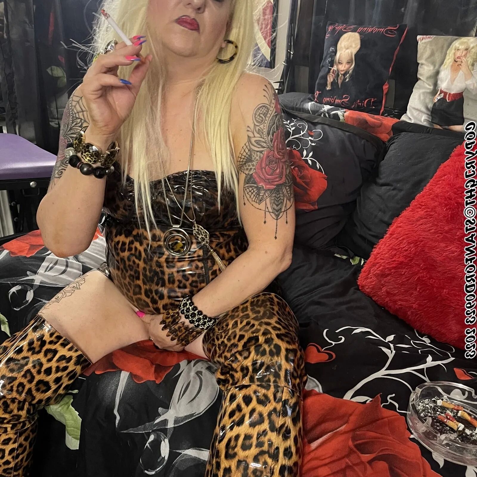 SHIRLEY TOTAL SLAG ON SUNDAY - 109 Pics