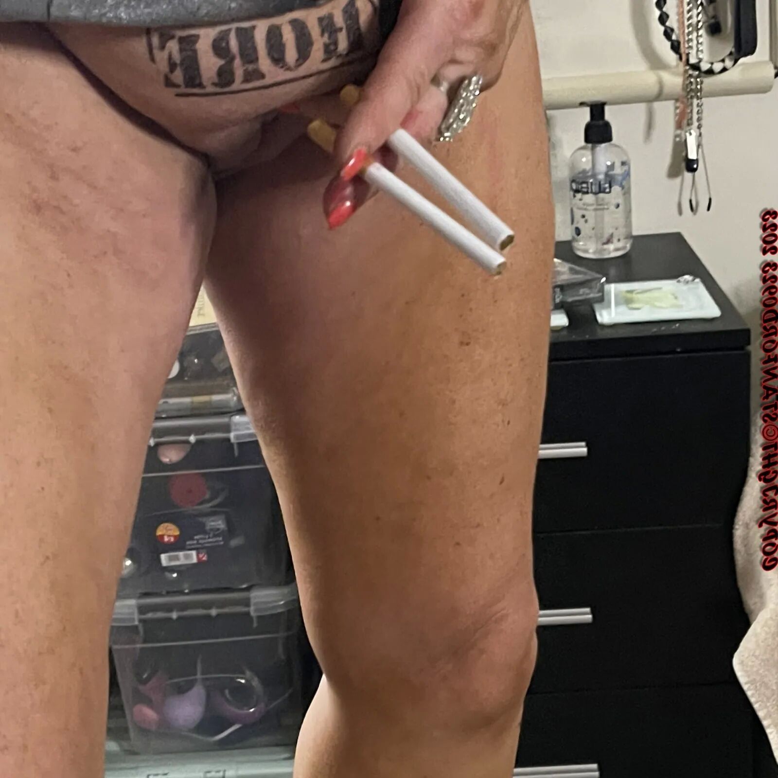 SHIRLEY SMOKING WHORE - 173 Pics