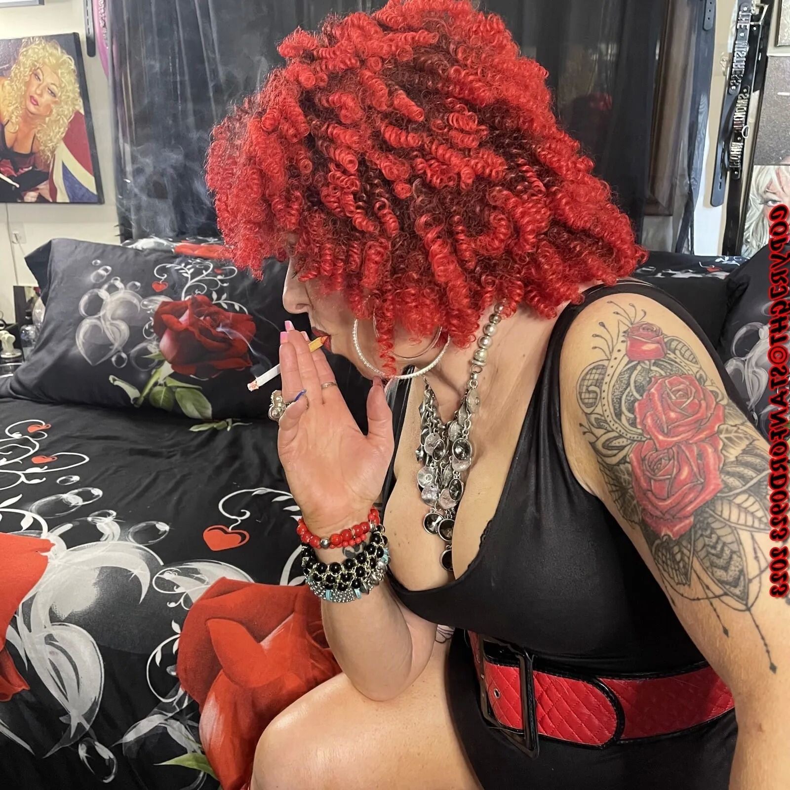 RED WHORE SHIRLEY - 75 Pics