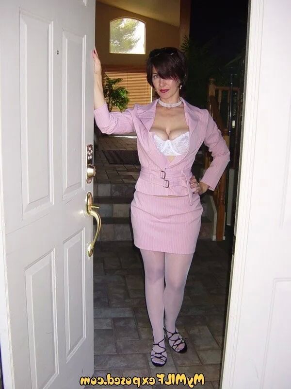 My MILF Exposed My wife in stockings - 32 Pics