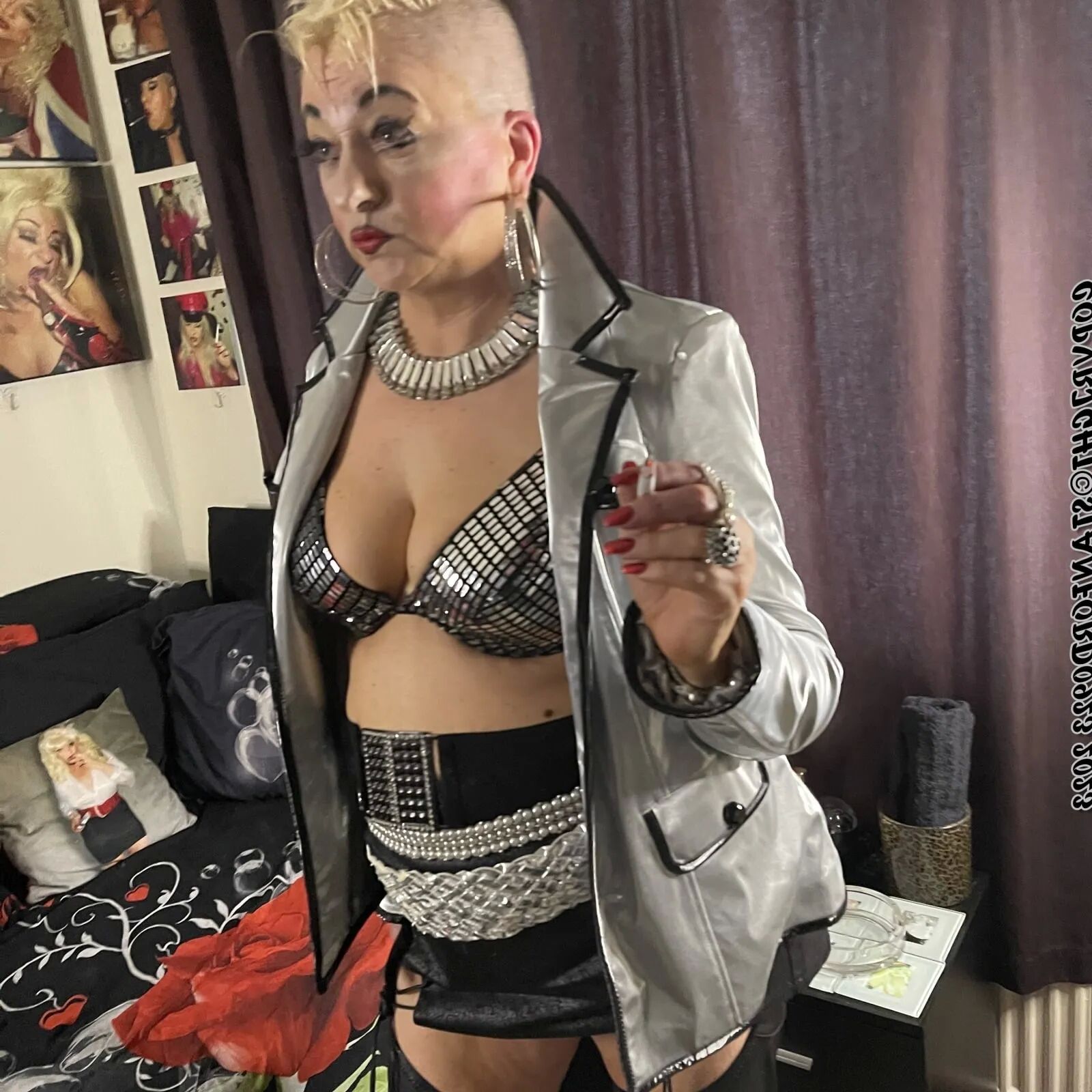 MY NEW HAIRDRESSER - 164 Pics
