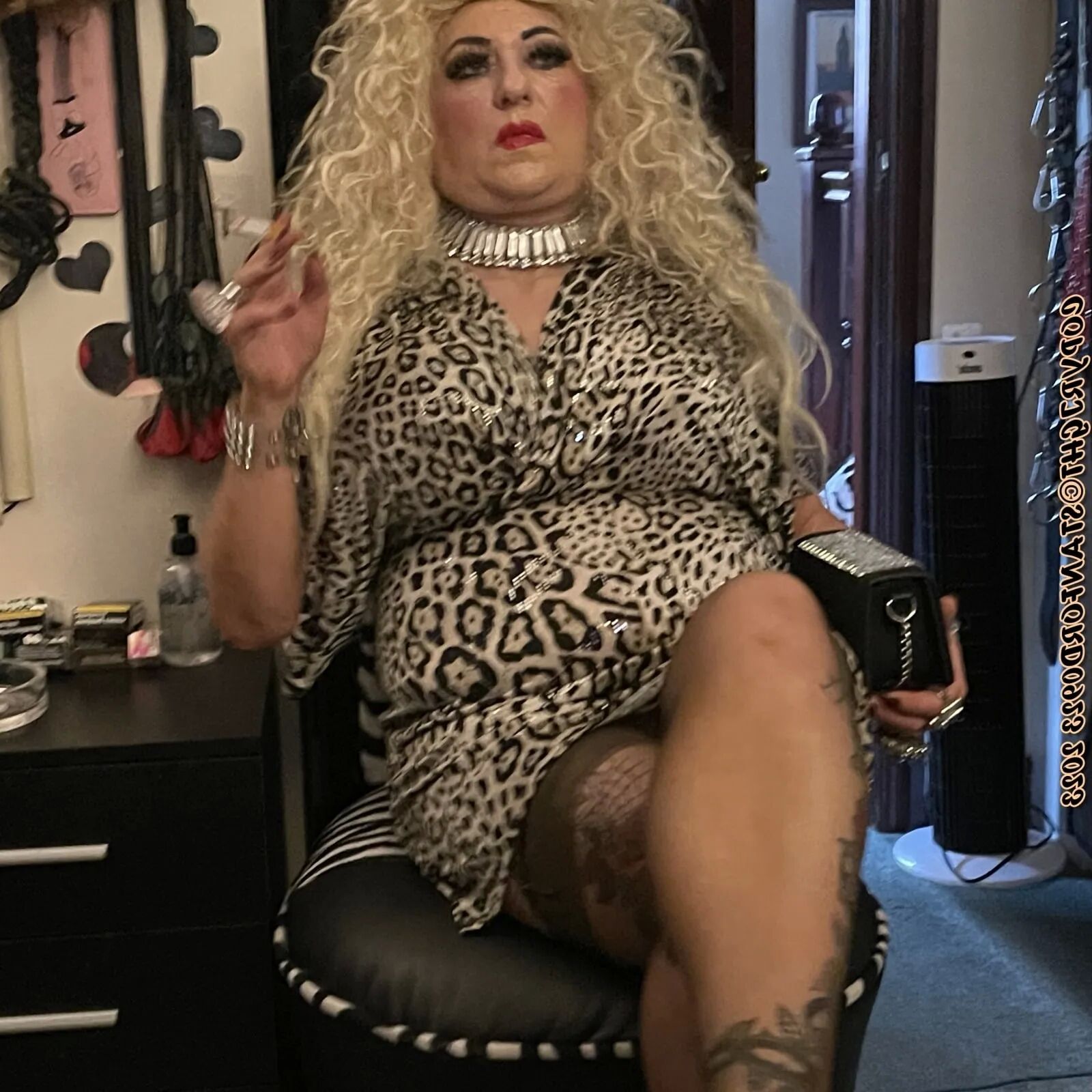 MOMMY NEEDS COCK - 85 Pics