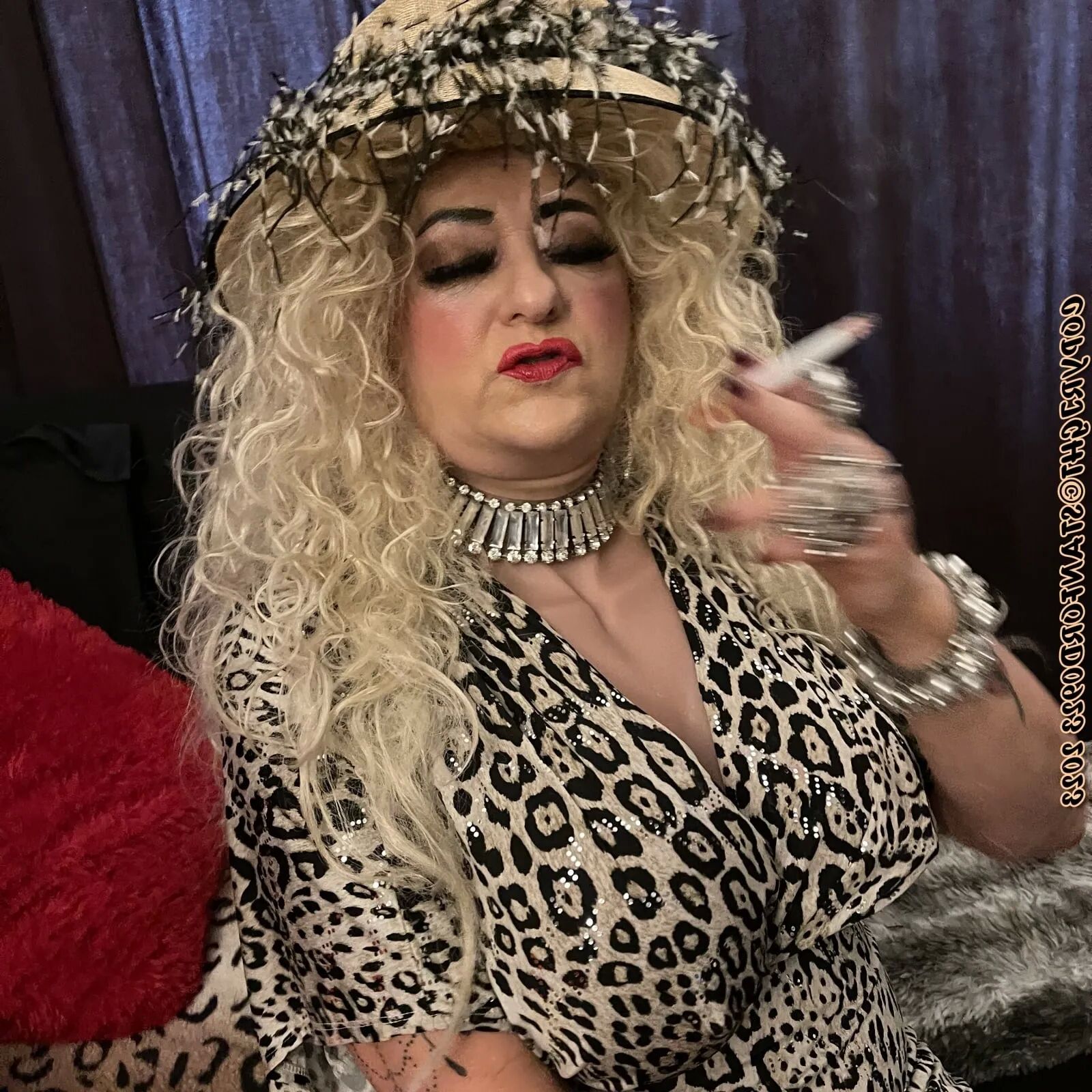 MOMMY NEEDS COCK - 85 Pics
