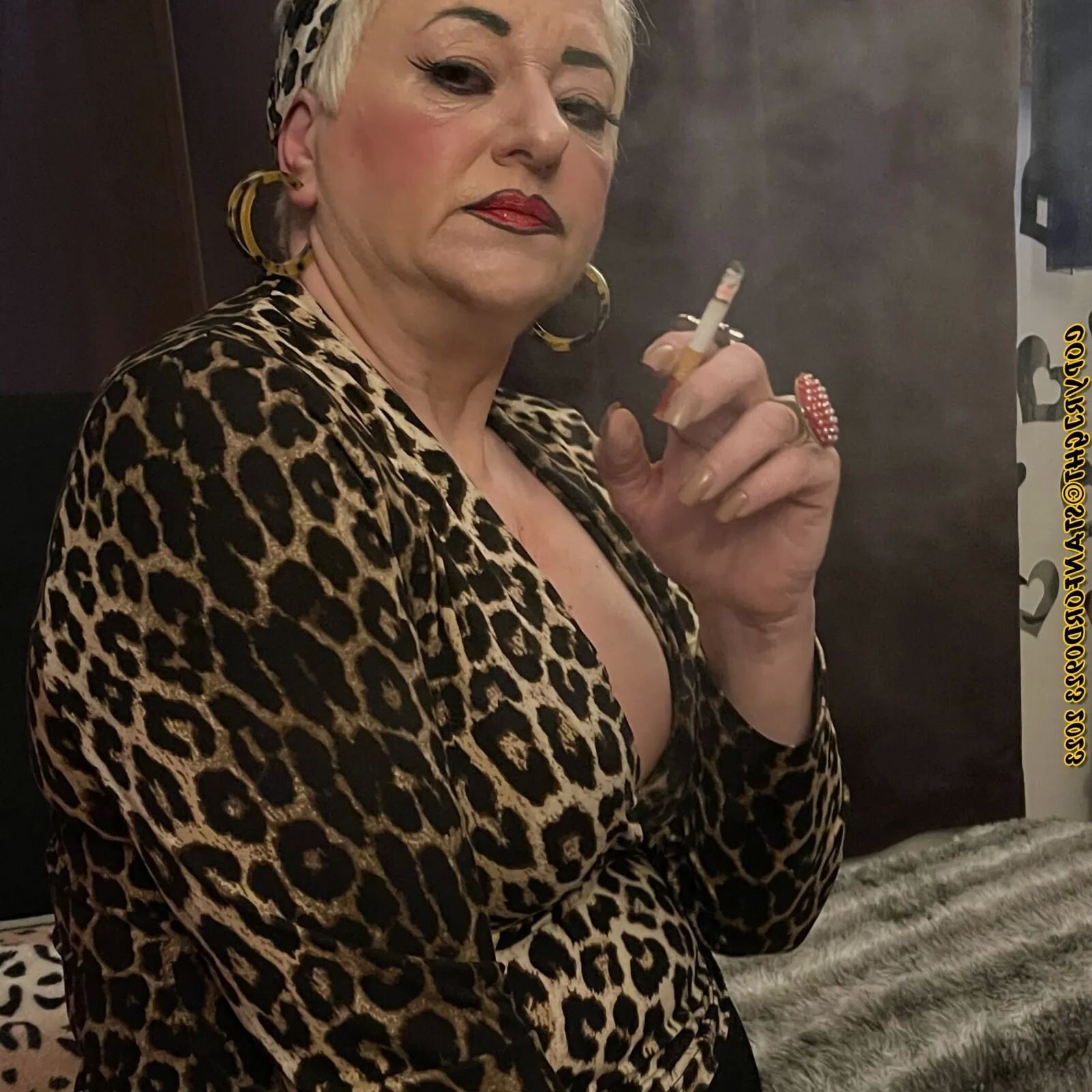 MOM NEEDS YOUNG COCK - 53 Pics